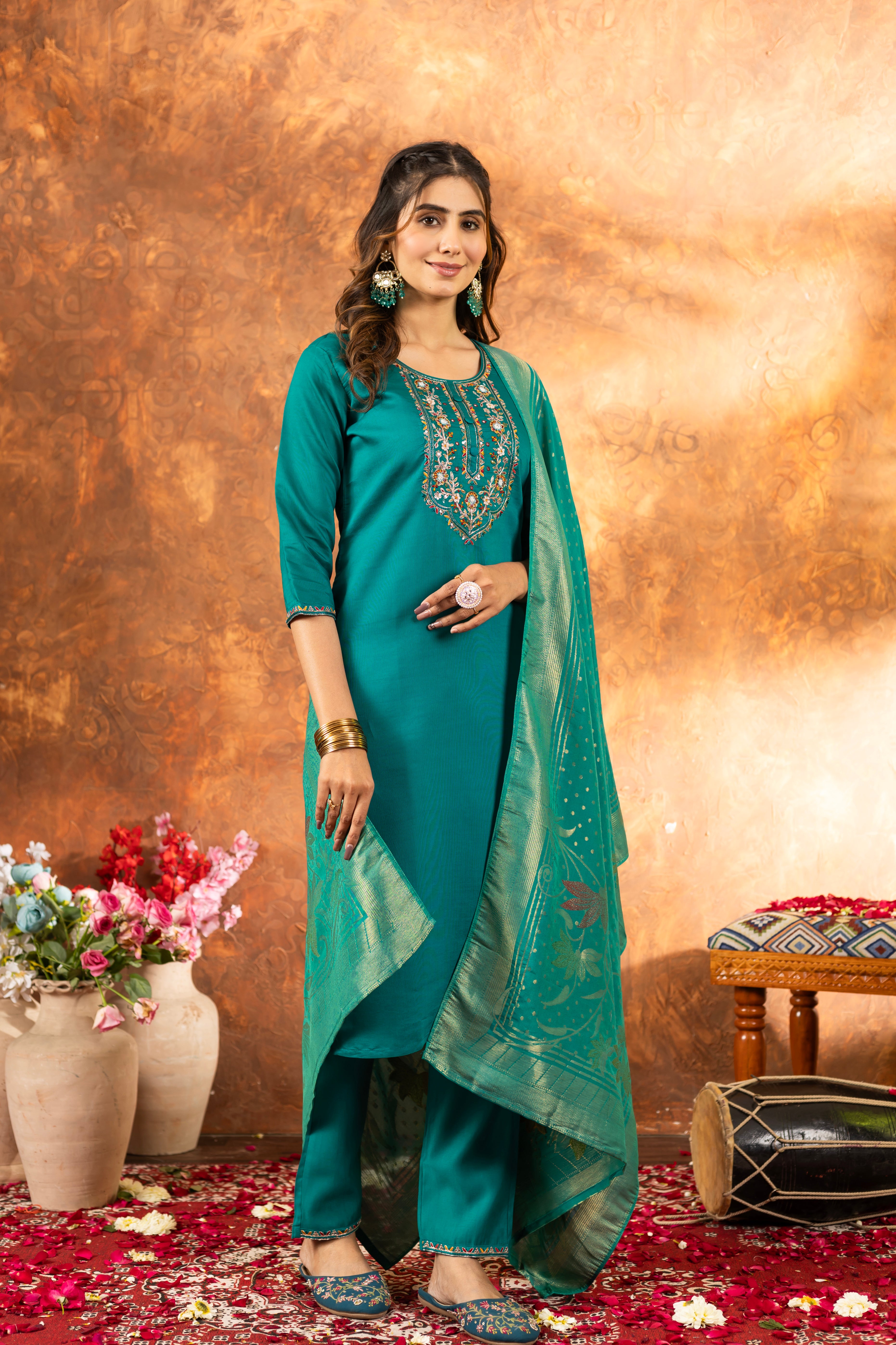 Elegant Straight Kurti Pant Dupatta Set