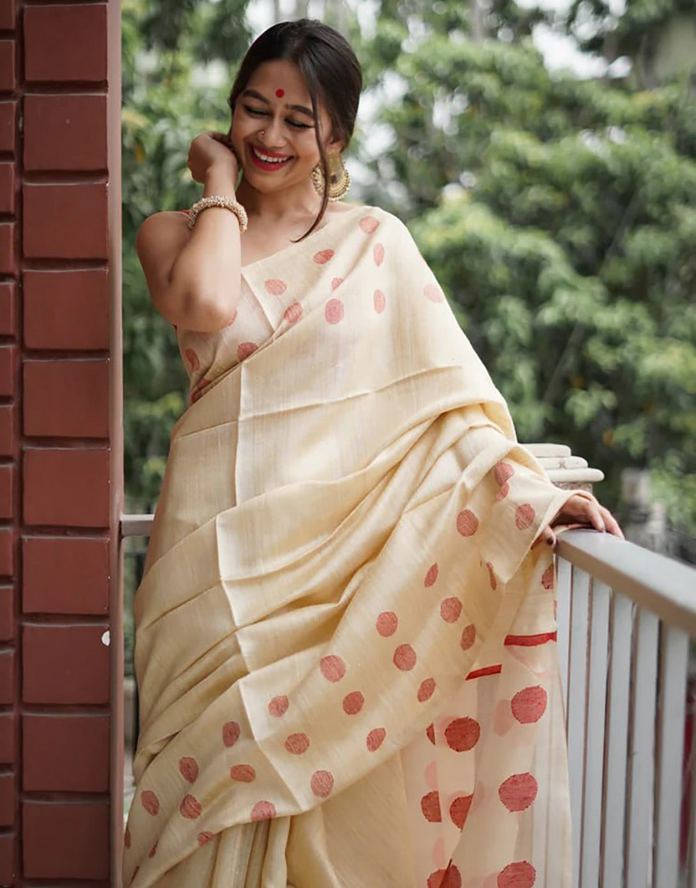 Cream & Red Cotton Saree With Printed Work