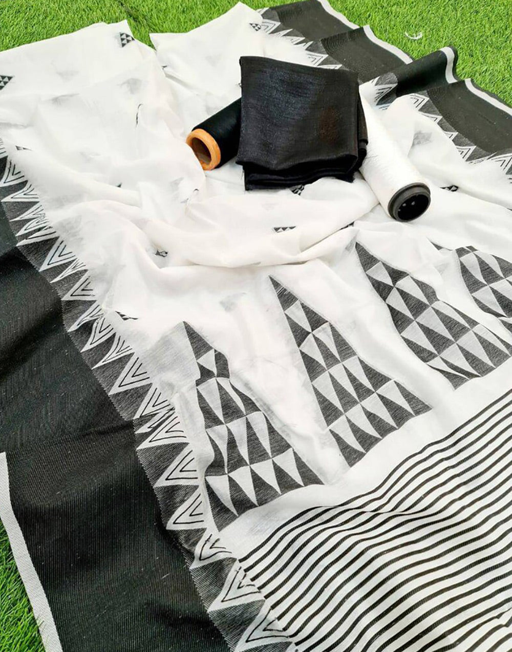 White & Black Cotton Saree With Printed Work