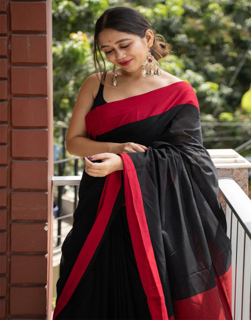 Black Plain Cotton Saree With Blouse