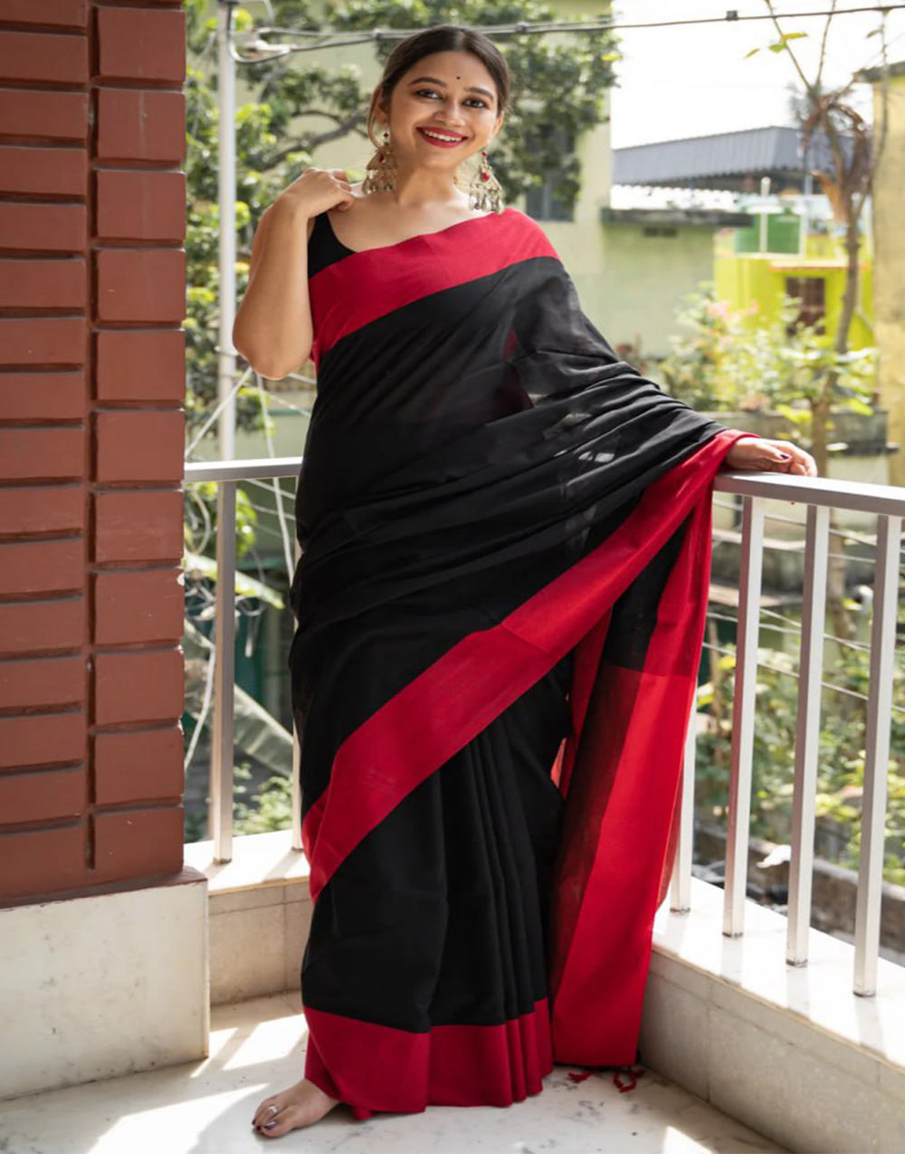 Black Plain Cotton Saree With Blouse