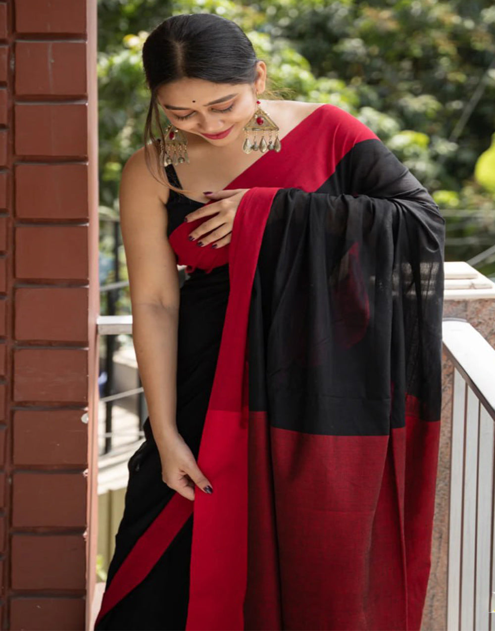 Black Plain Cotton Saree With Blouse