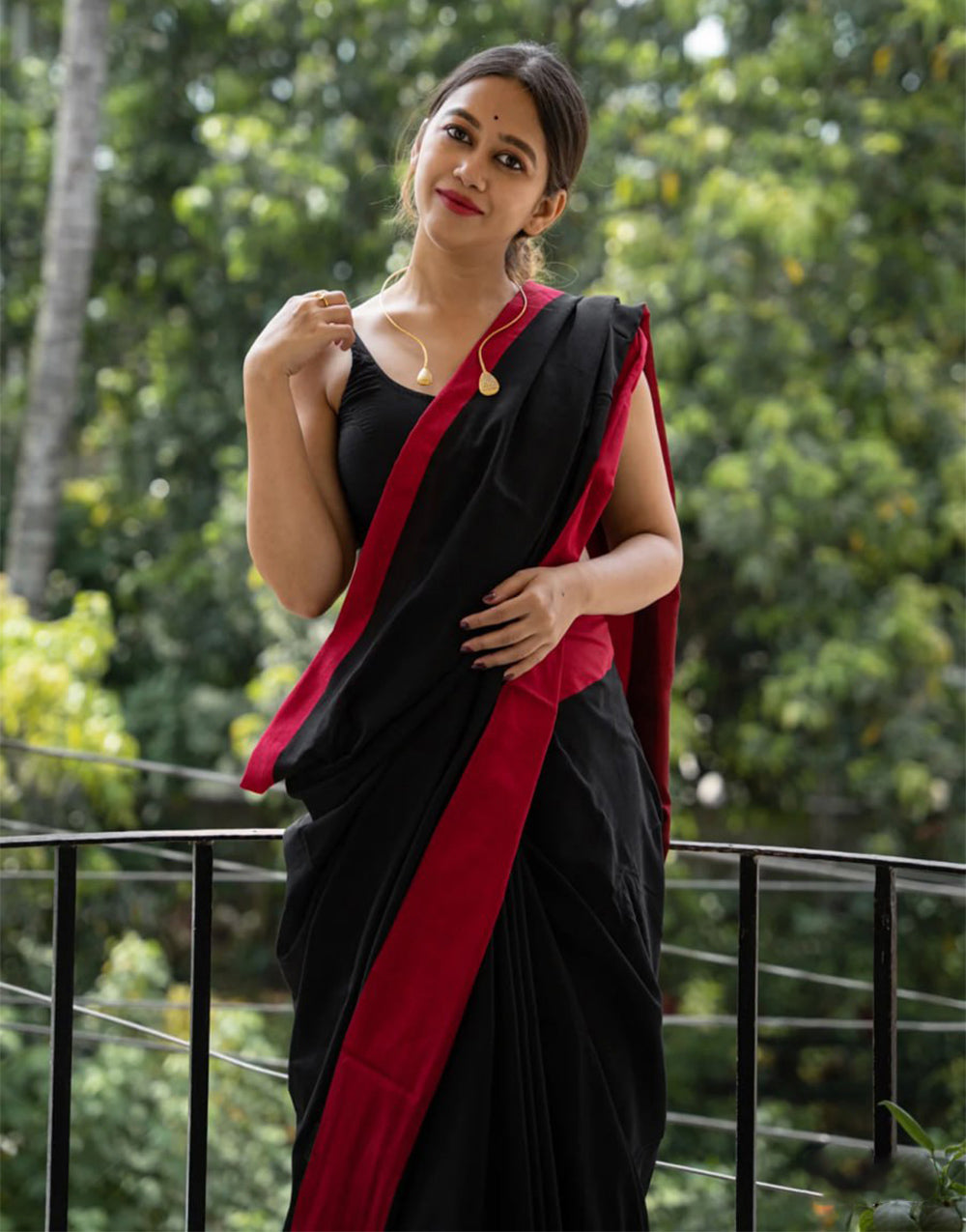 Black Plain Cotton Saree With Blouse