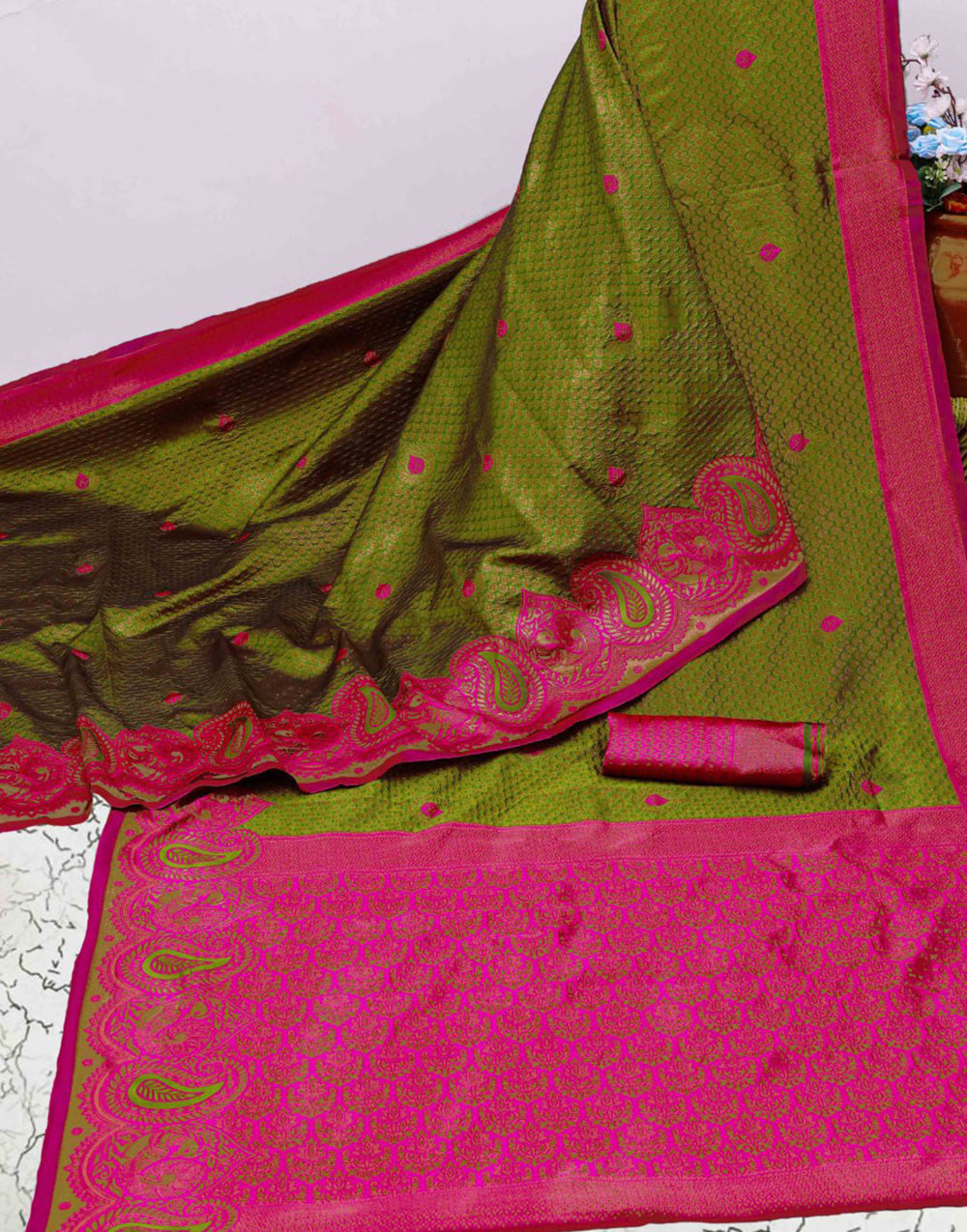 Mahendi Green & Pink Beautiful Art Silk Weaving Saree