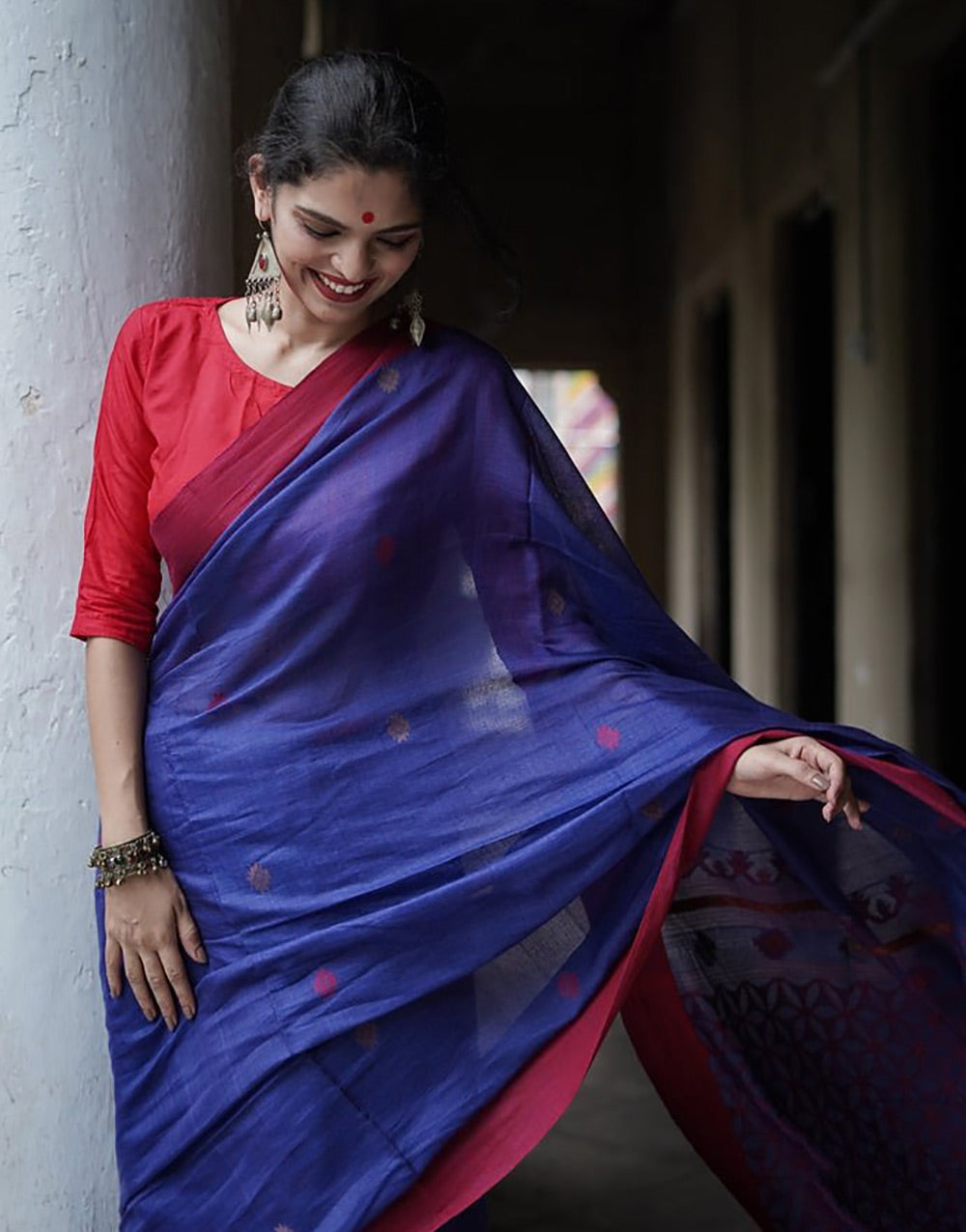 Navy Blue & Red Cotton Saree With Printed Work