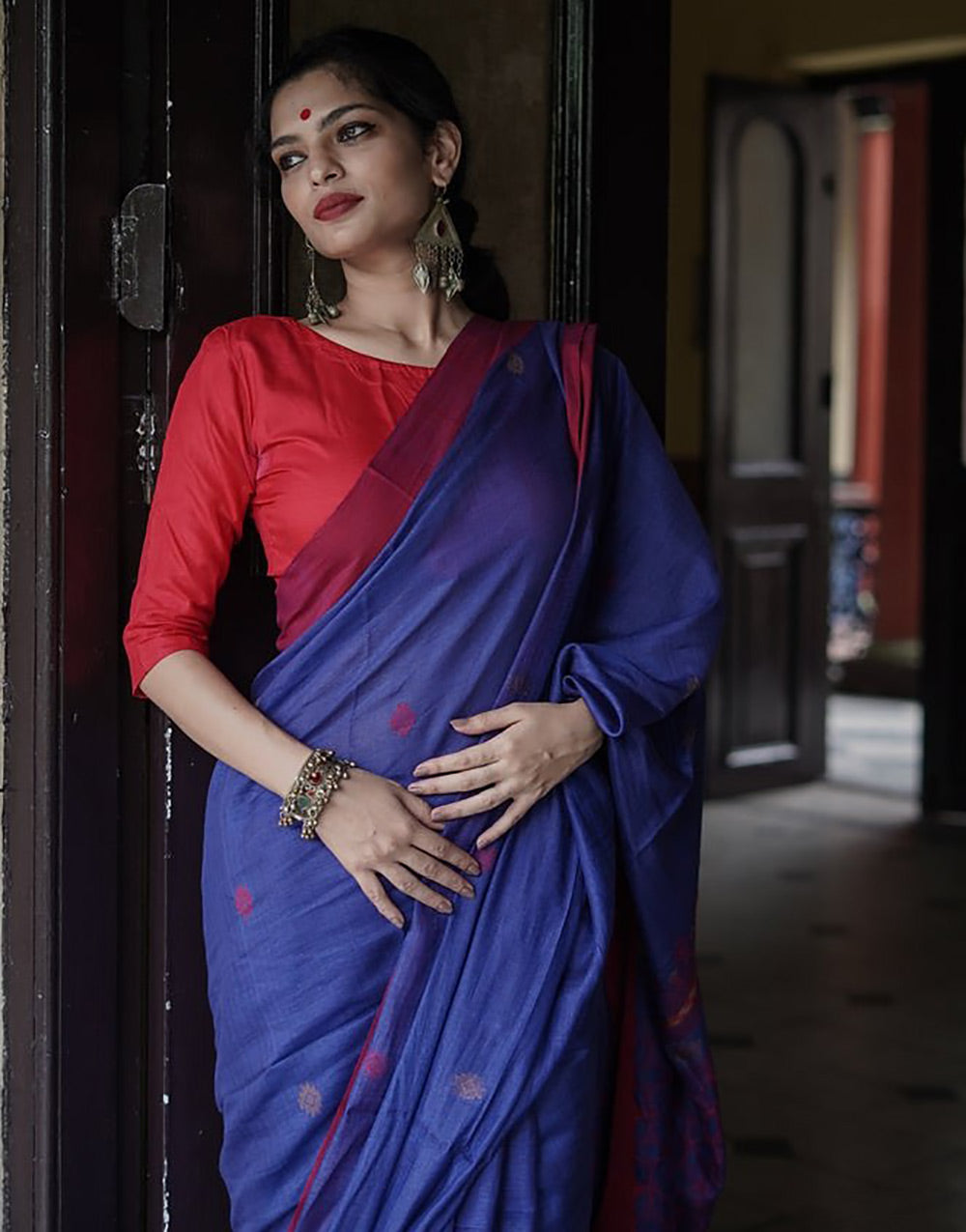 Navy Blue & Red Cotton Saree With Printed Work