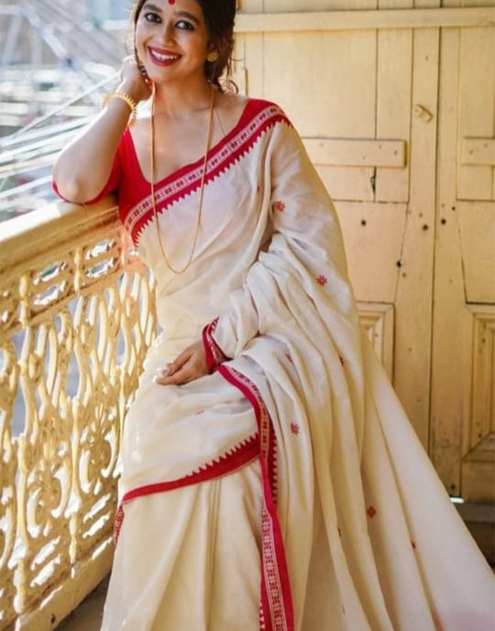 White & Red Cotton Saree With Weaving Work