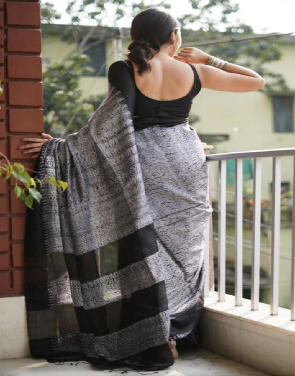Grey Linen Cotton Saree With Printed Work