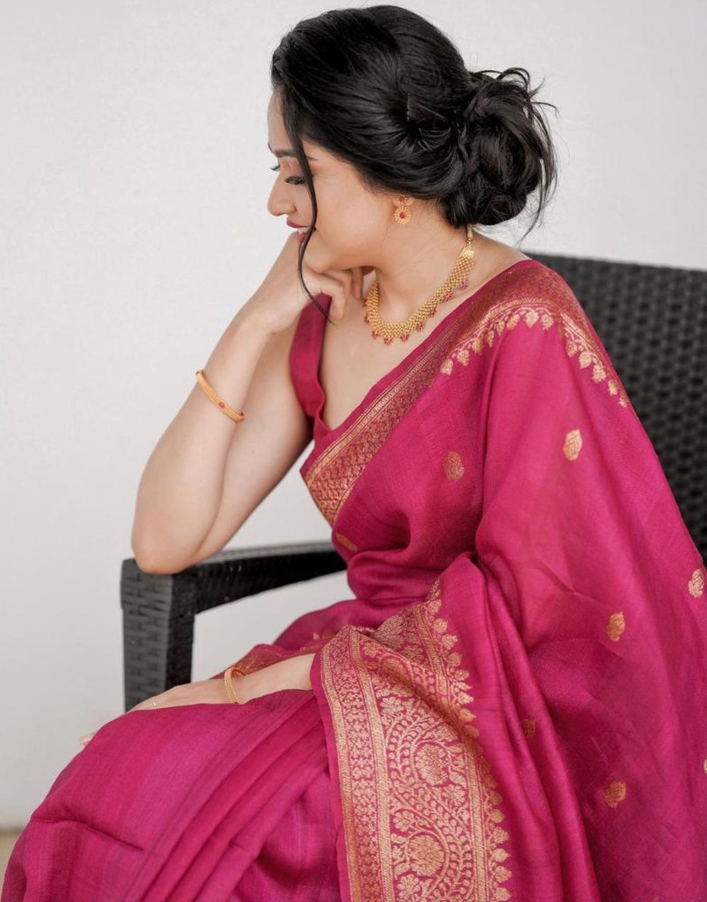 Dark Pink Banarasi Soft Silk Saree With Zari Weaving Work