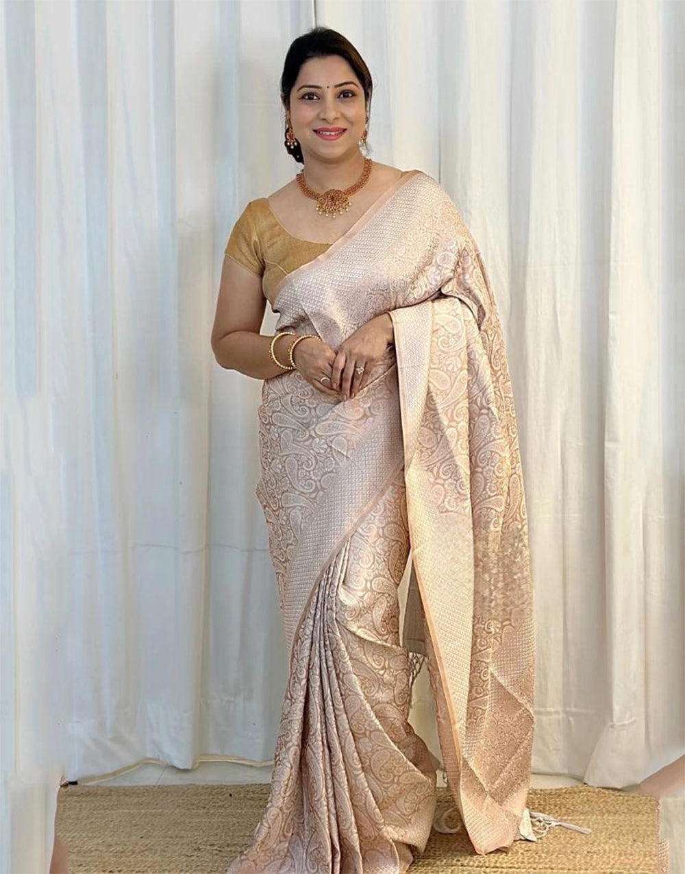 White Banarasi Soft Silk Saree With Weaving Work