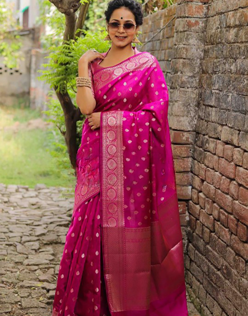 Pink Banarasi Silk Saree With Zari Weaving Work
