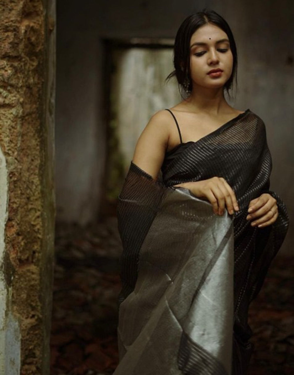 Black Banarasi Soft Silk Saree With Zari Weaving Work