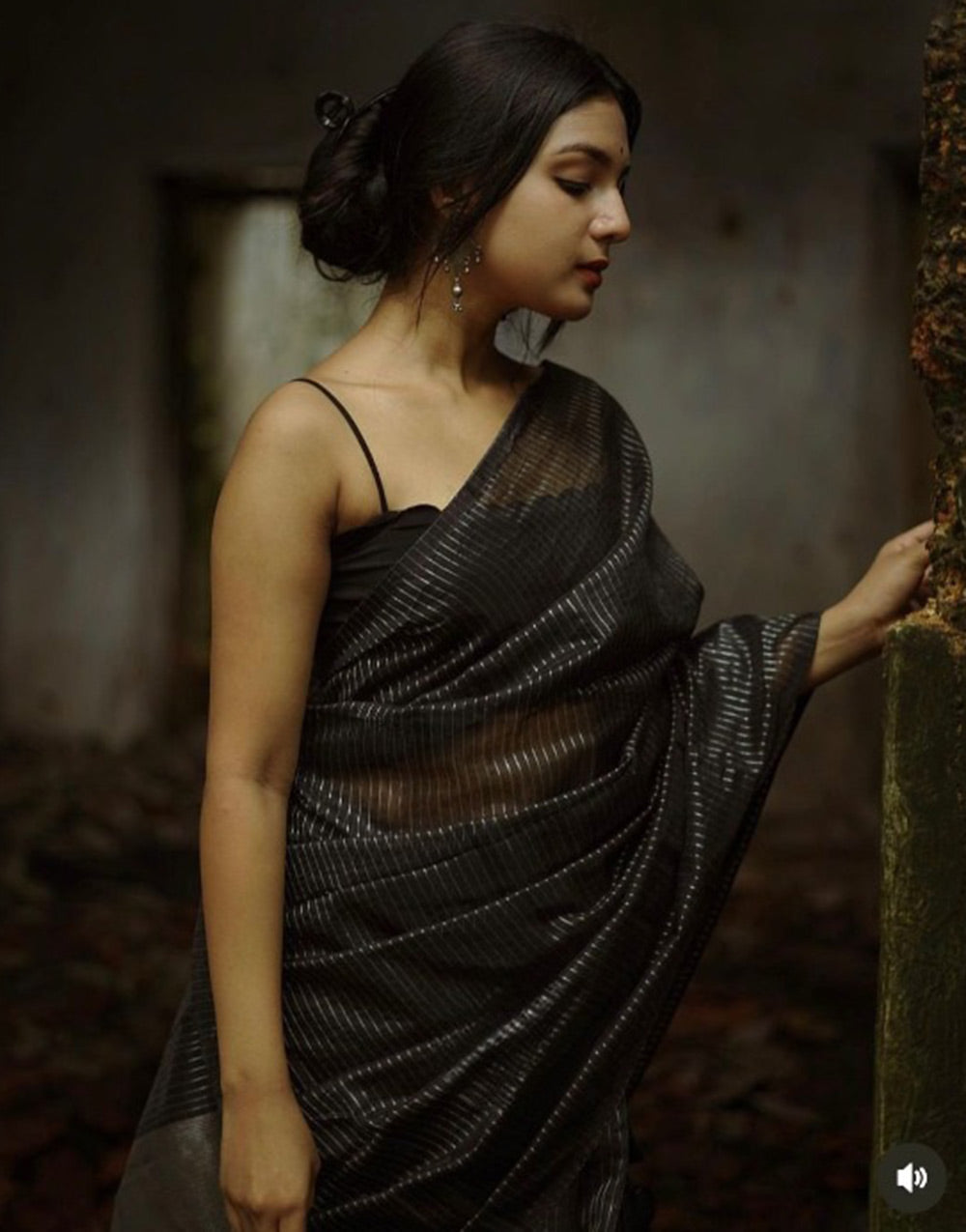Black Banarasi Soft Silk Saree With Zari Weaving Work