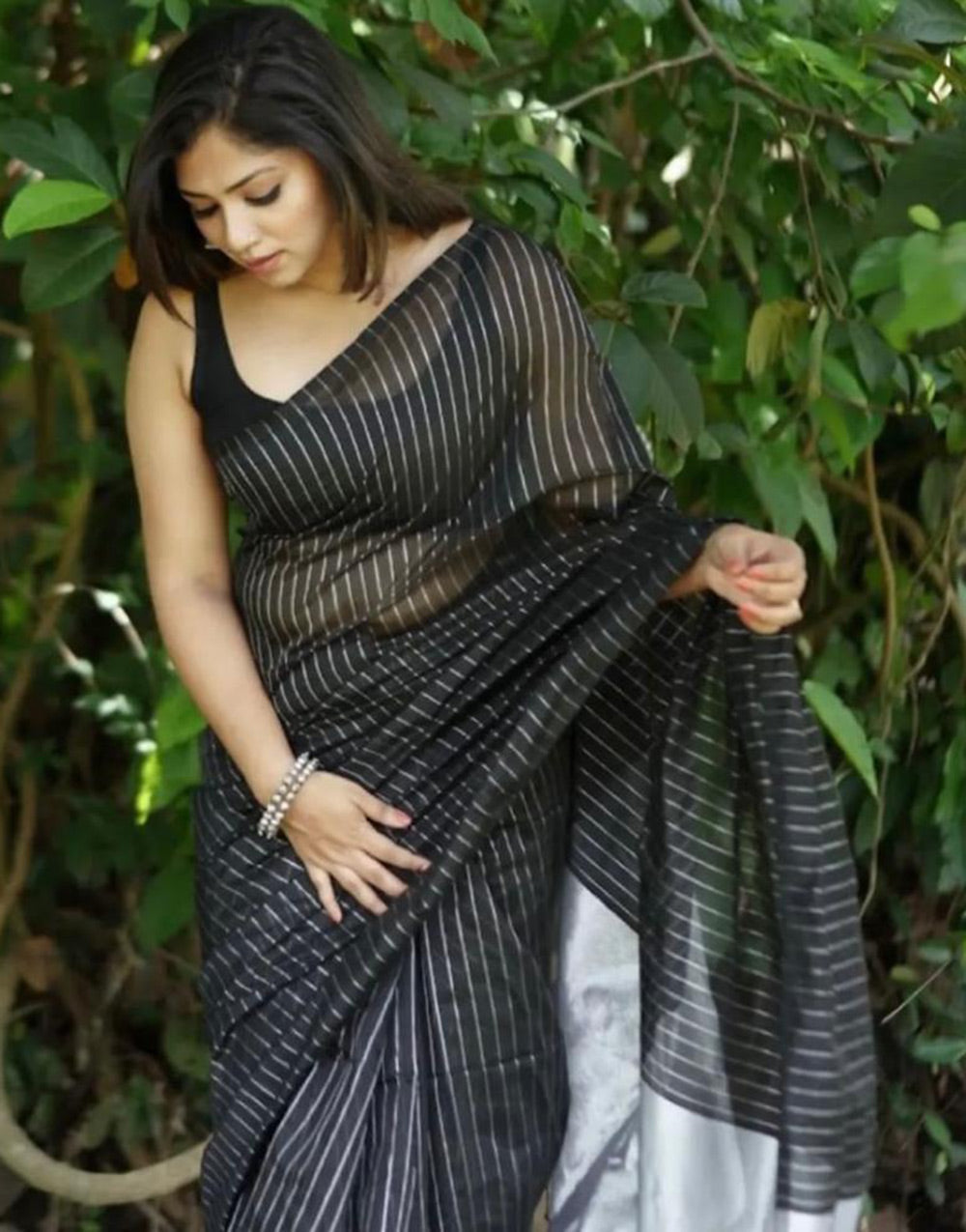 Black Banarasi Soft Silk Saree With Weaving Work
