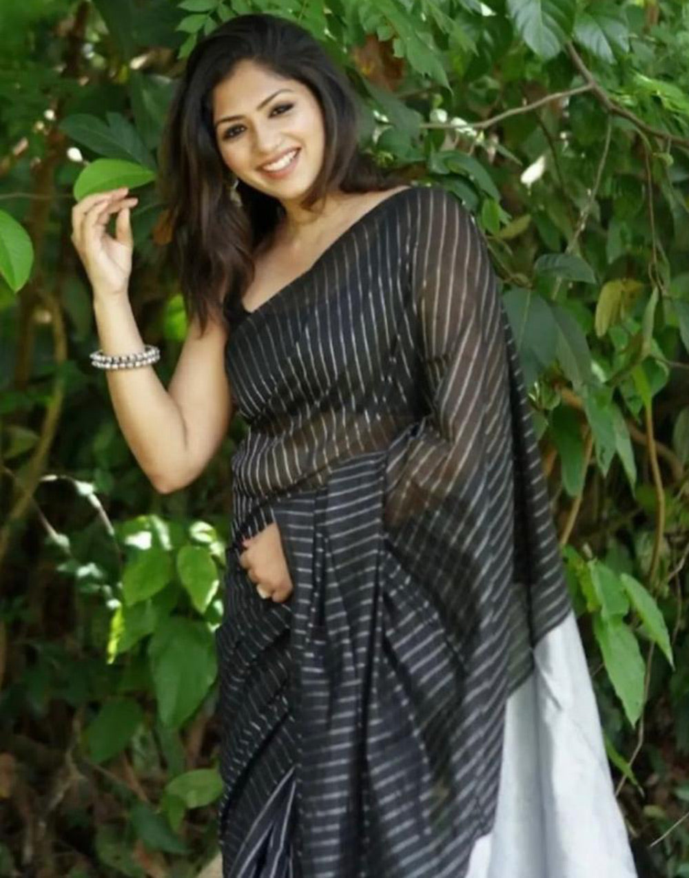 Black Banarasi Soft Silk Saree With Weaving Work
