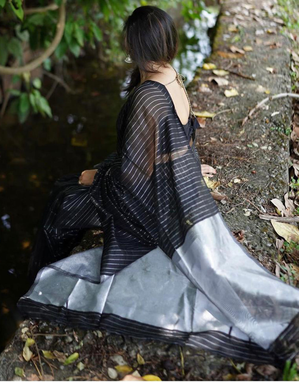 Black Banarasi Soft Silk Saree With Weaving Work