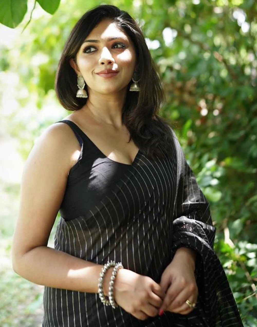 Black Banarasi Soft Silk Saree With Weaving Work