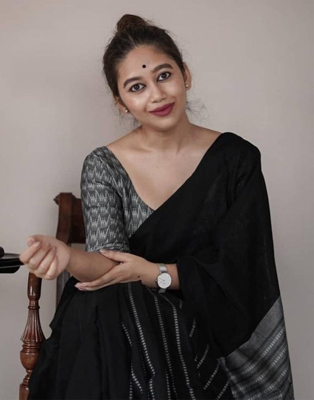 Black Silk Saree With Zari Weaving Work