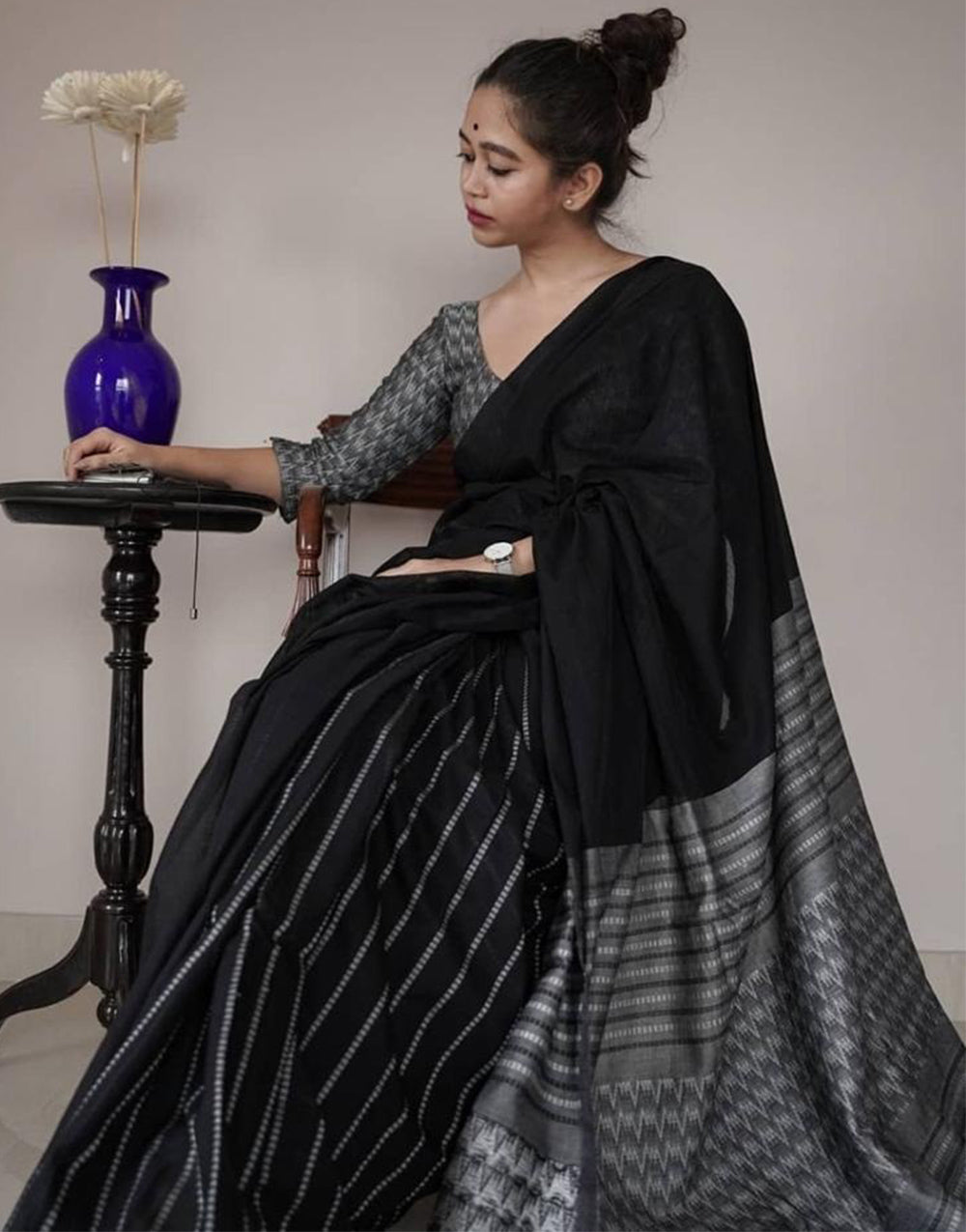 Black Silk Saree With Zari Weaving Work