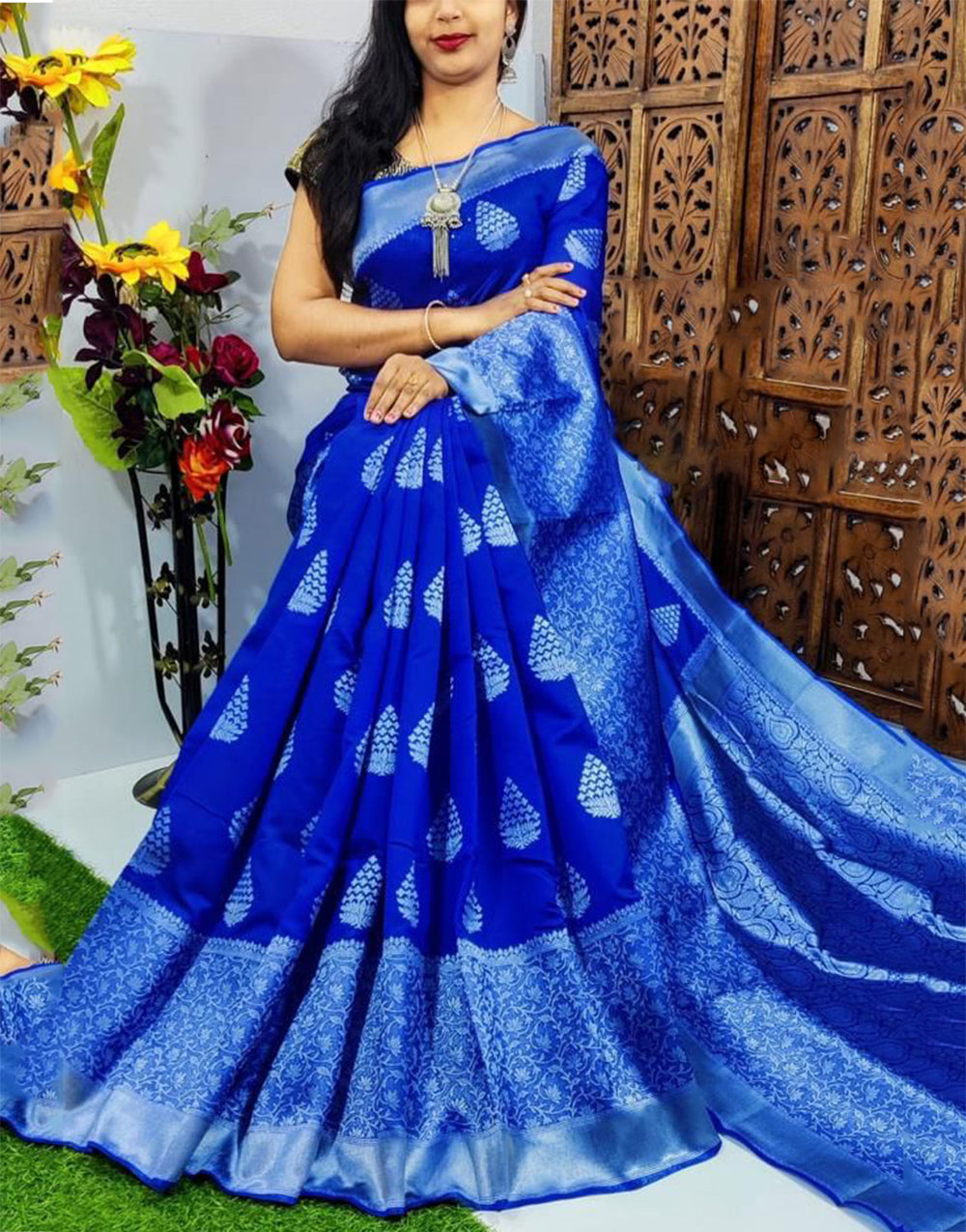 Royal Blue Banarasi Soft Silk Saree With Zari Weaving Work