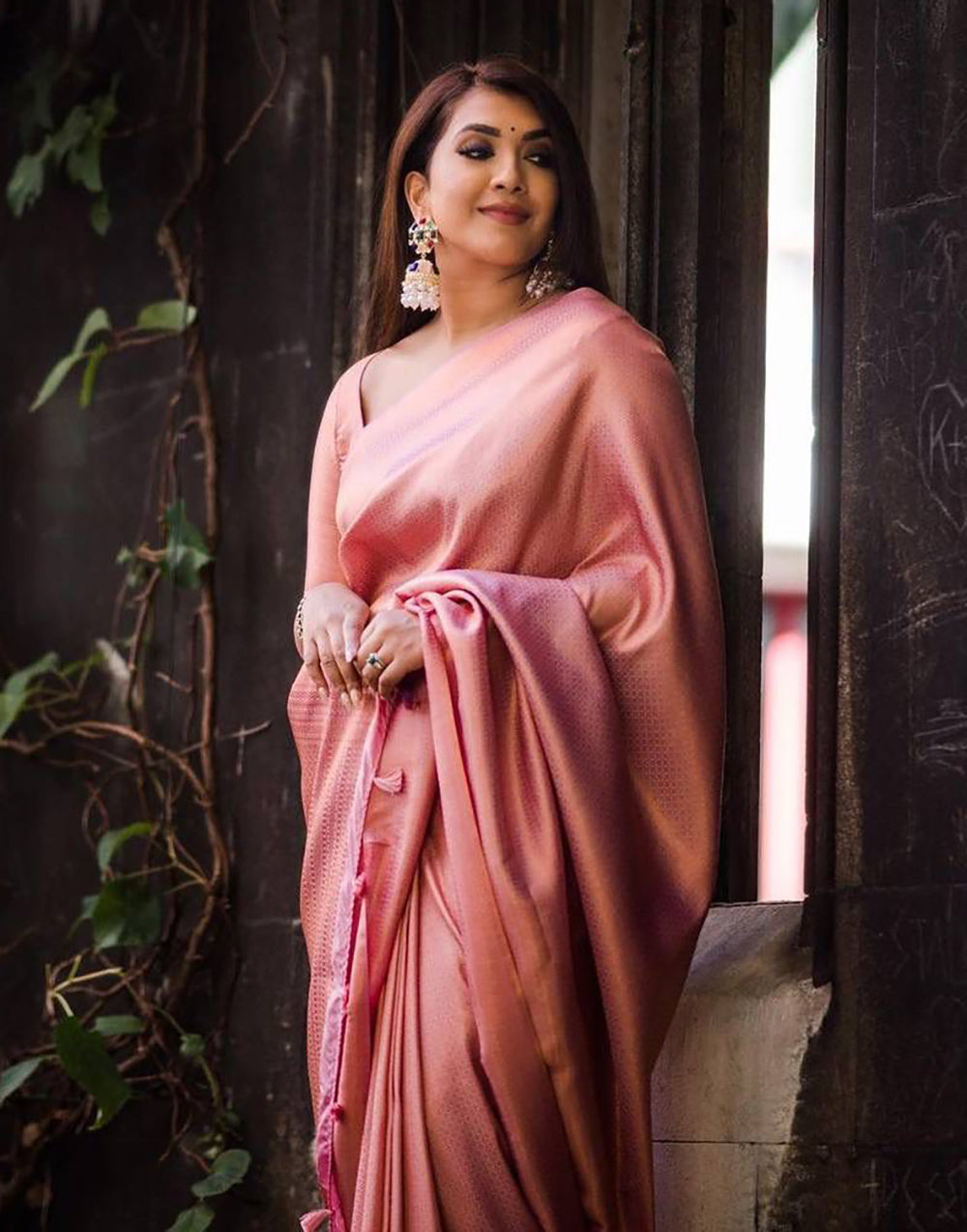 Peach Pink Banarasi Silk Saree With Zari Weaving Work