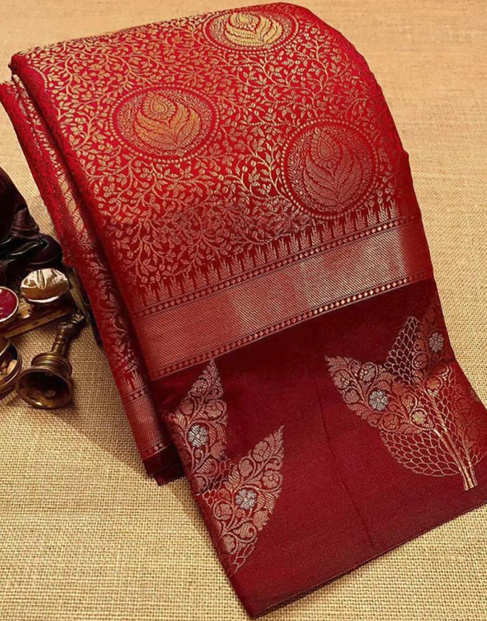 Maroon Kanjivaram Silk Saree With Weaving Border