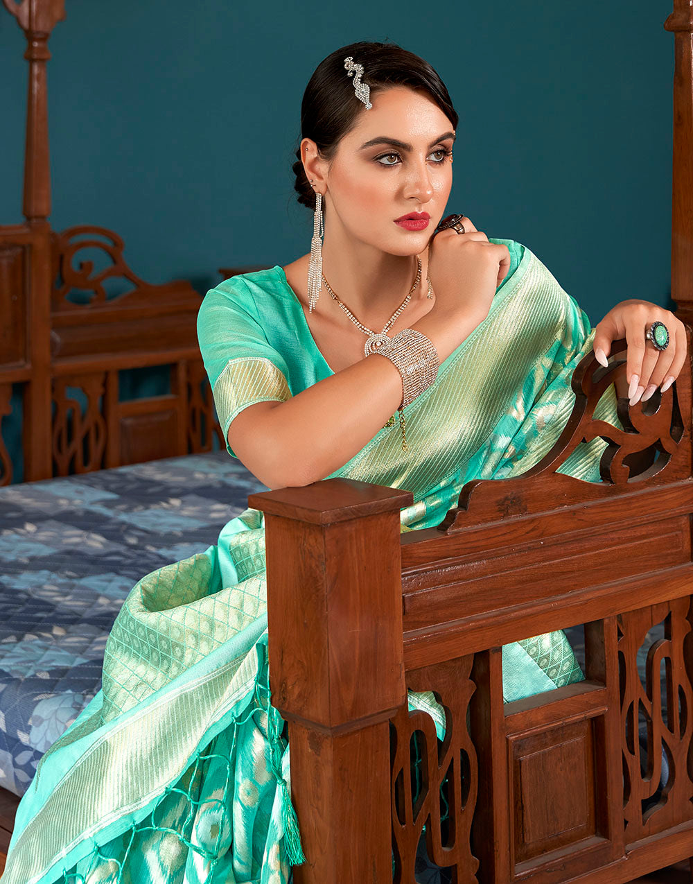Tiffany Blue Linen Saree With Zari Weaving Work