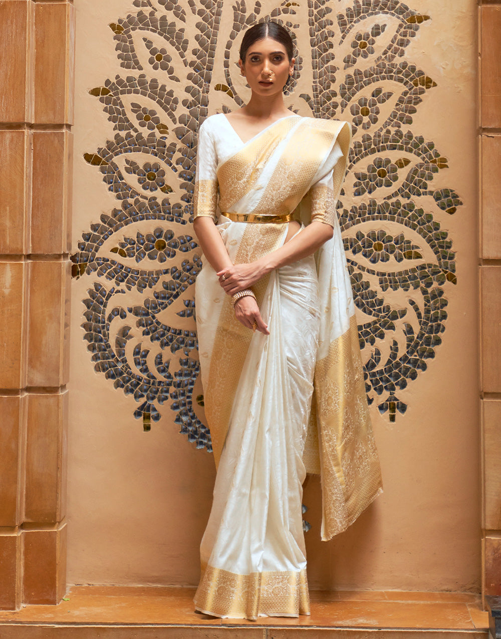 Off White Kanjivaram Silk Saree With Zari Weaving Work