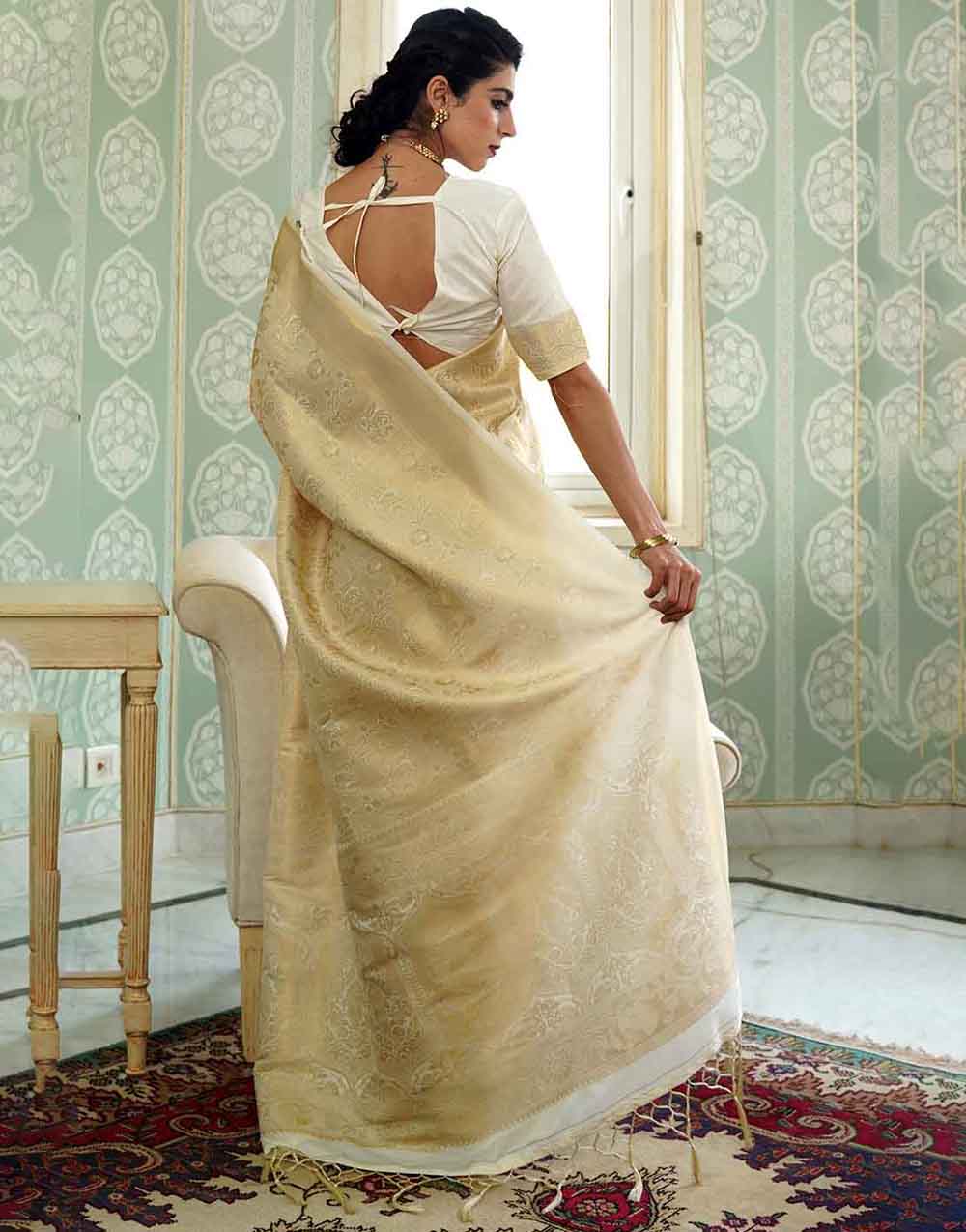 Cream Kanjivaram Silk Saree With Zari Weaving Work