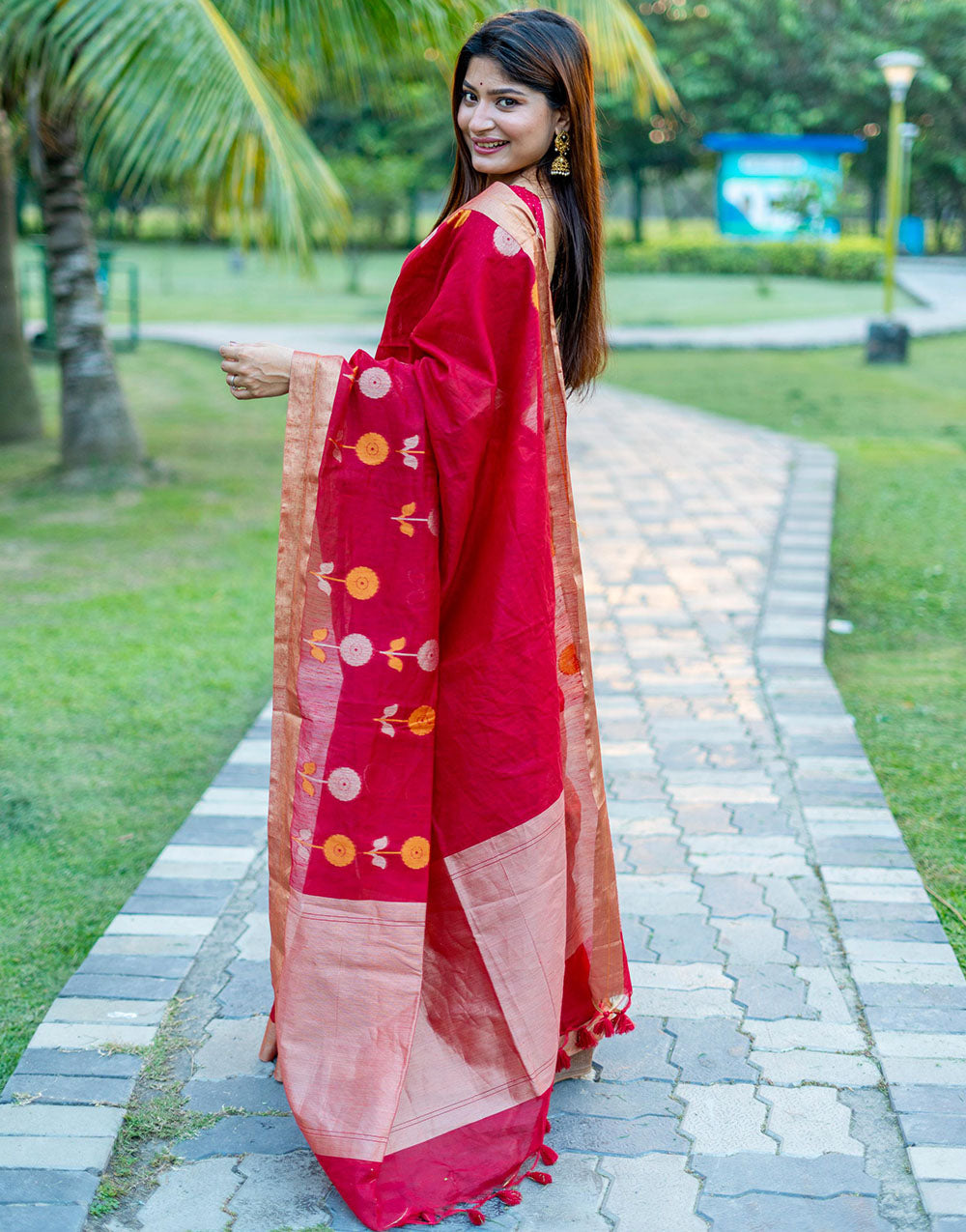 Pink Linen Silk Saree With Zari Weaving Work