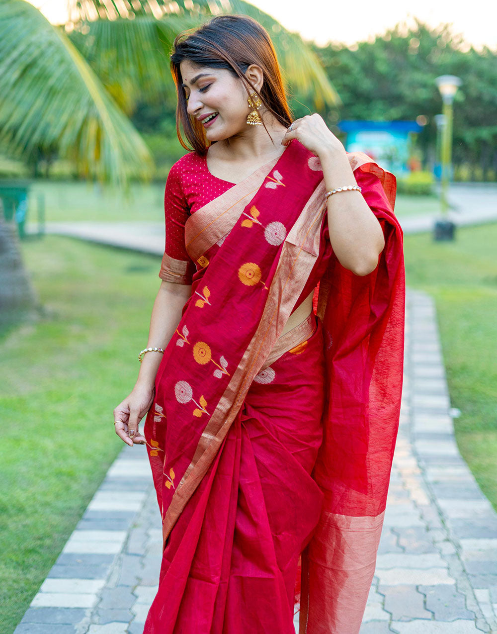 Pink Linen Silk Saree With Zari Weaving Work