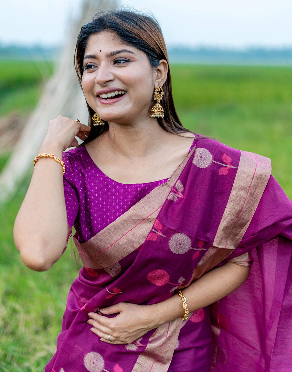 Magenta Linen Silk Saree With Zari Weaving Work