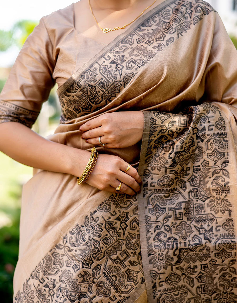 Cream Handloom Raw Silk Saree With Weaving Work