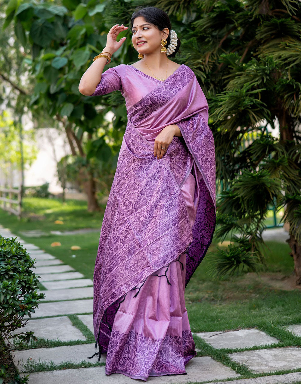 Lavender Handloom Raw Silk Saree With Weaving Work