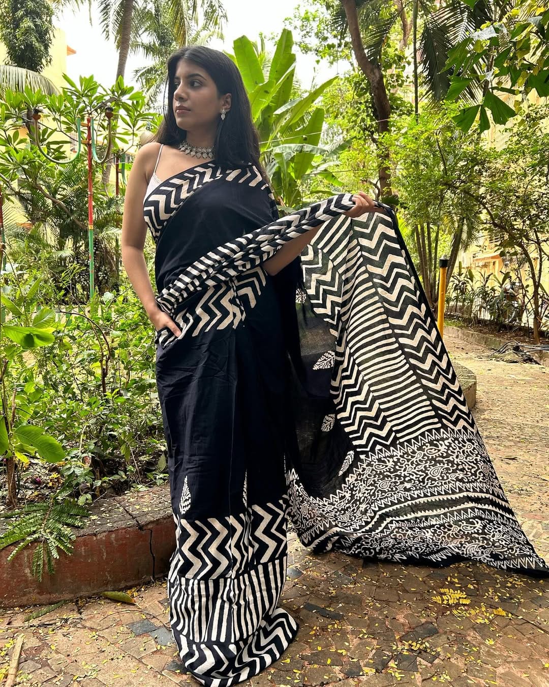Black Colour Mul Cotton Ready To Wear Saree With Pocket