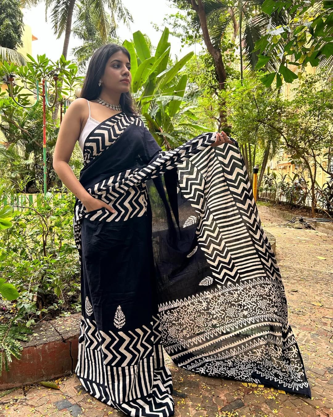 Black Colour Mul Cotton Ready To Wear Saree With Pocket