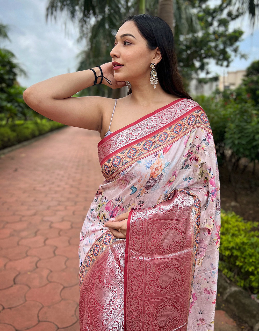 Crepe Pink Tussar Silk Saree With Flower Print