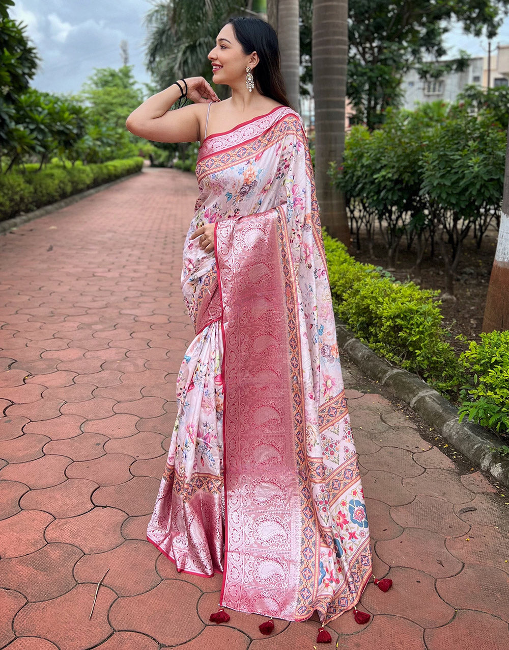 Crepe Pink Tussar Silk Saree With Flower Print