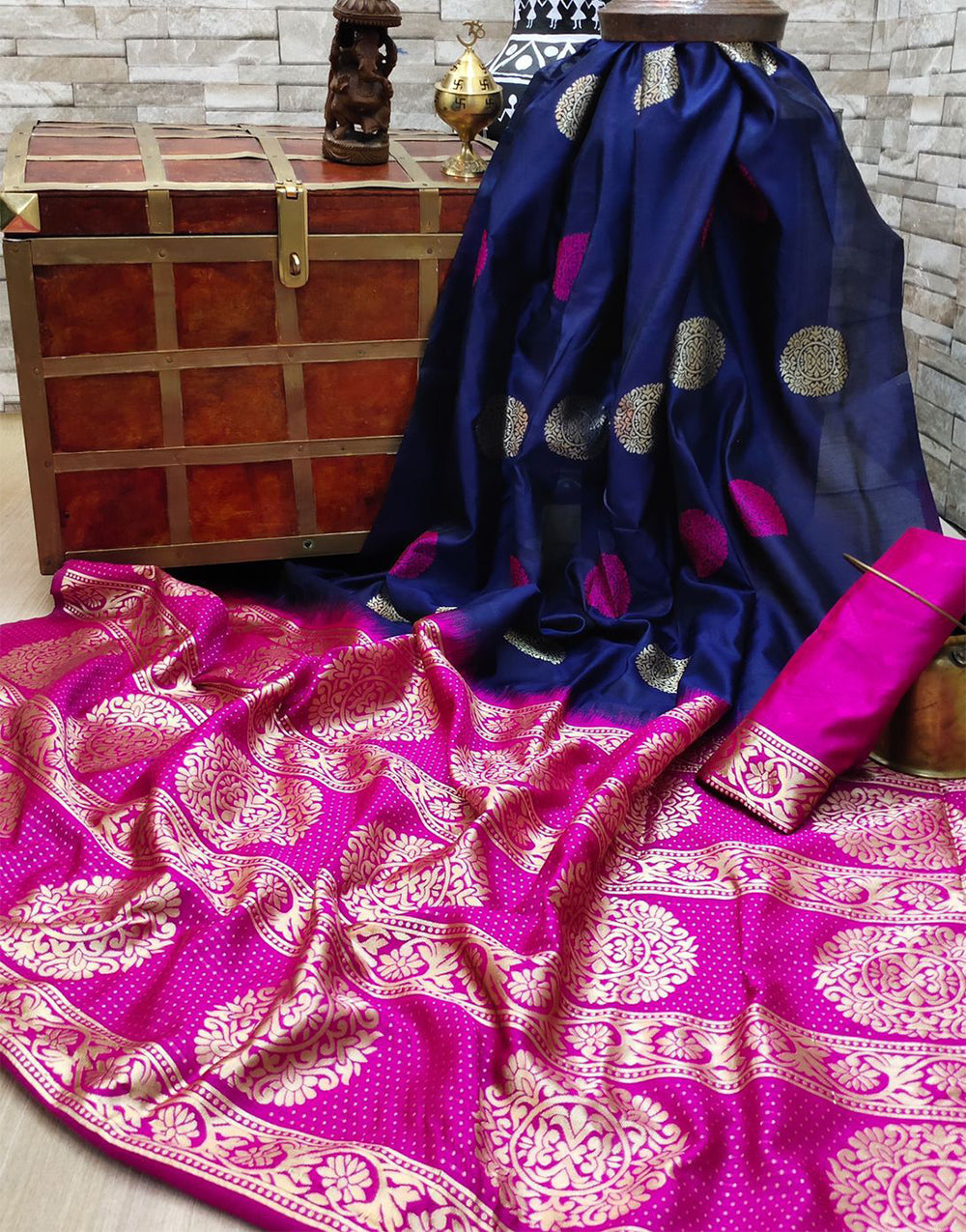 Navy Blue & Pink Lichi Silk Saree With Weaving Work