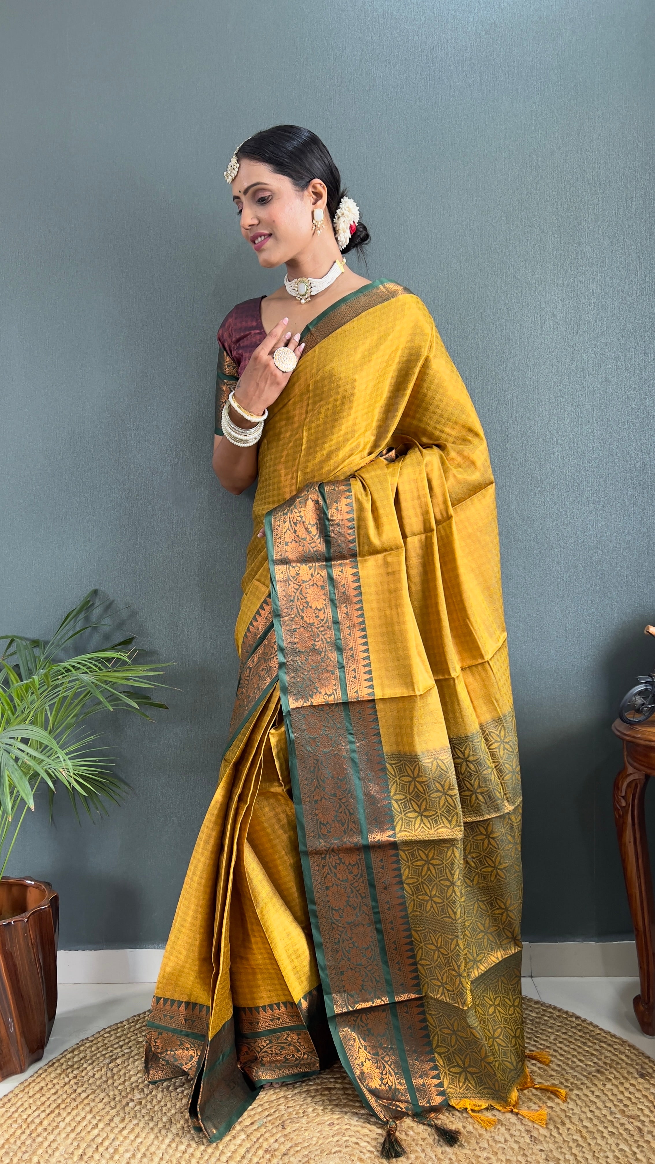 READY TO WEAR SAREE IN JUST 1. MIN