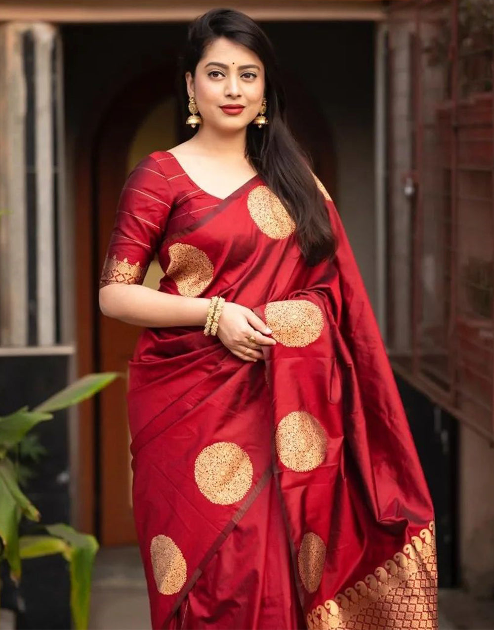 Red Silk Saree With Zari Weaving Work
