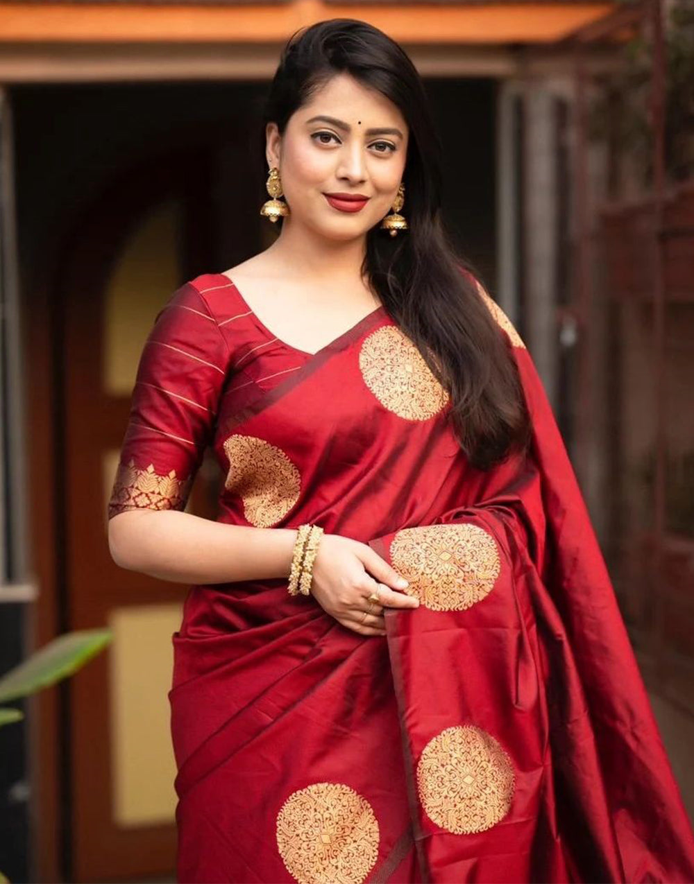 Red Silk Saree With Zari Weaving Work