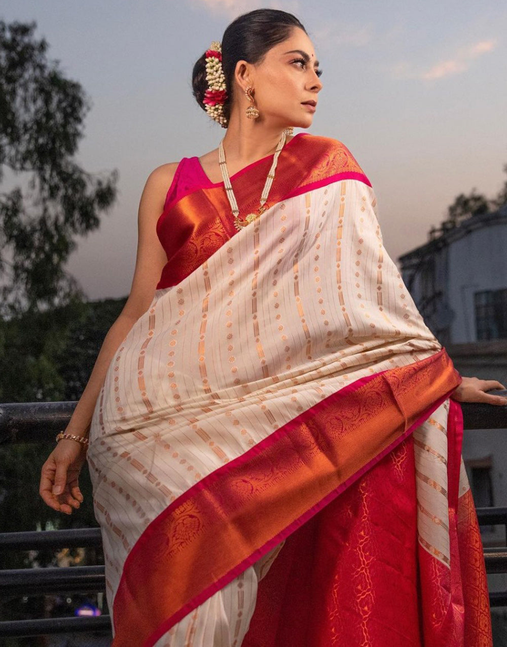White & Pink Kanjivaram Silk Saree With Zari Weaving Work