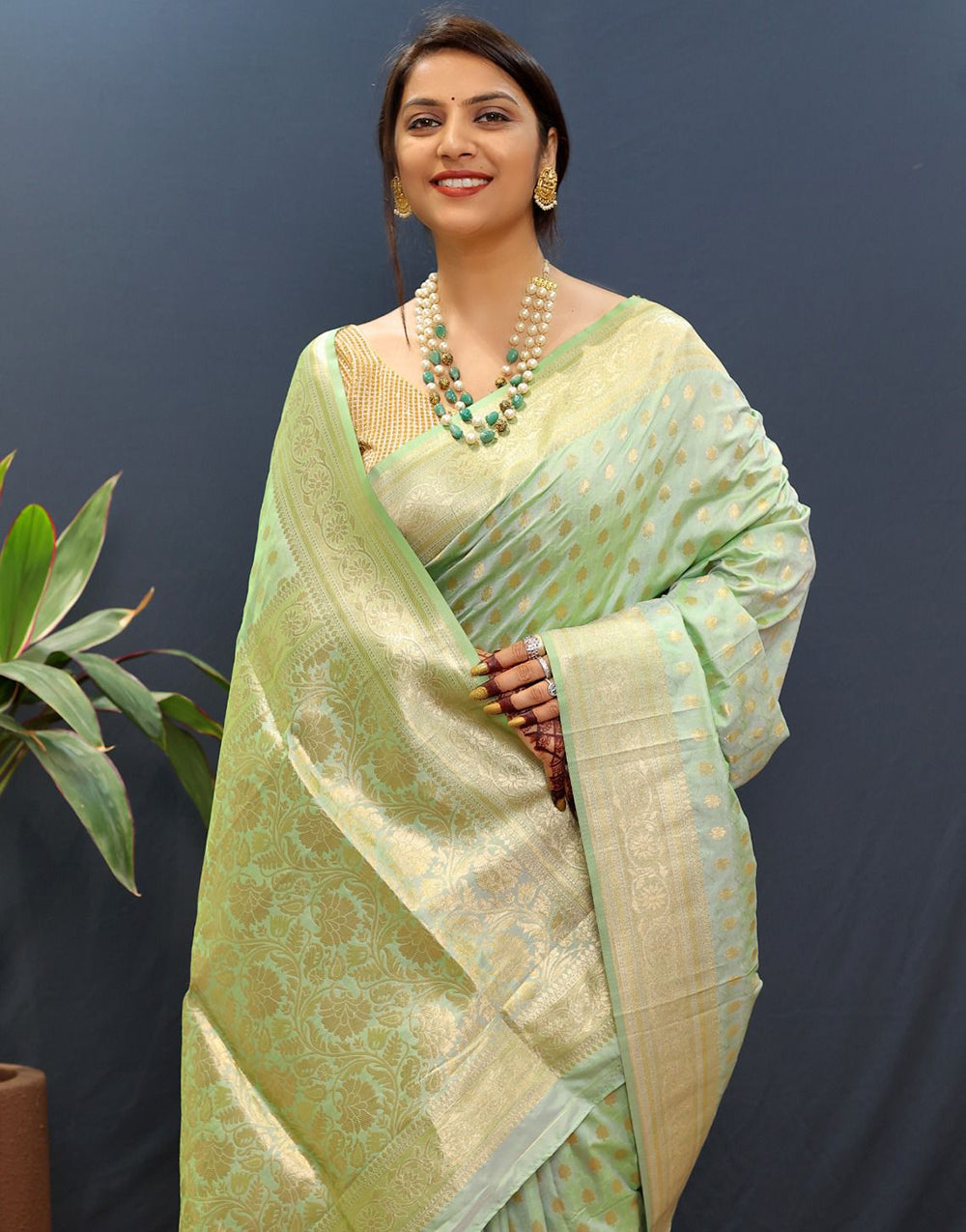 Mint Green Handloom Silk Saree With Zari Weaving Work