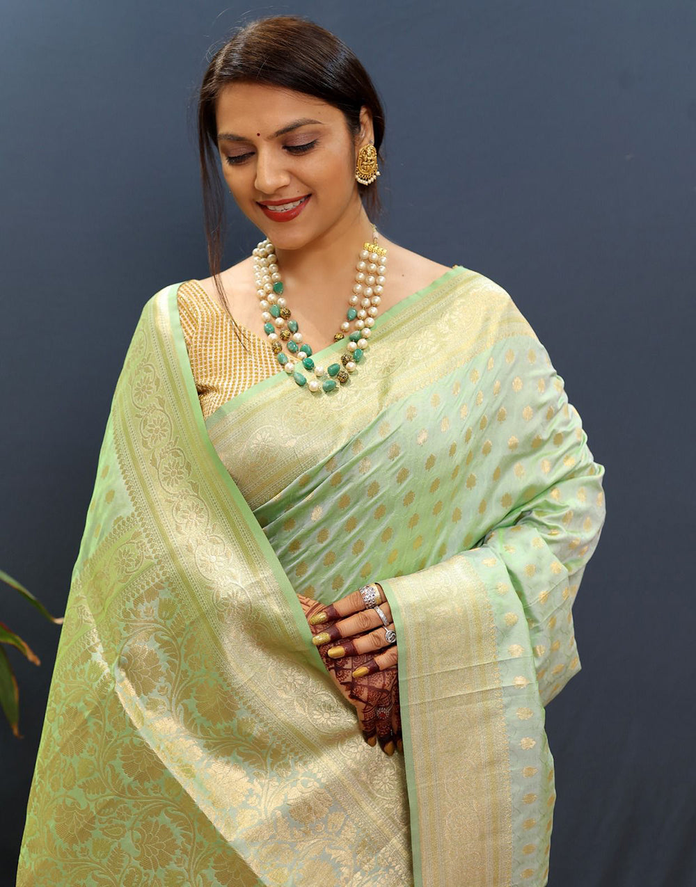 Mint Green Handloom Silk Saree With Zari Weaving Work
