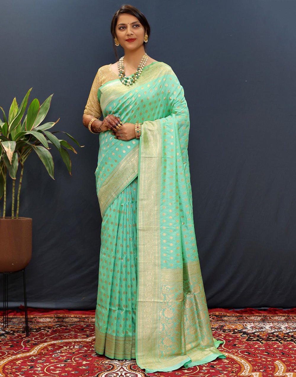 Seafoam Green Handloom Silk Saree With Zari Weaving Work