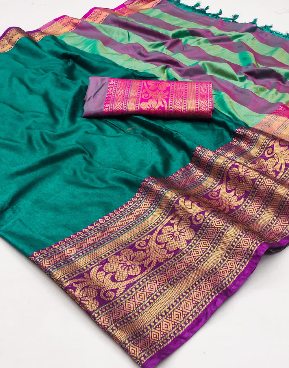 Pine Green Silk Saree With Zari Weaving Border