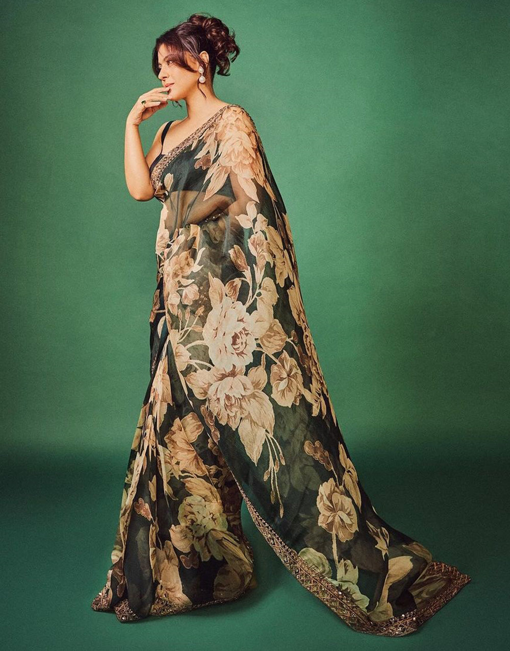 Green Saree With Digital Print & Embroidery Lace