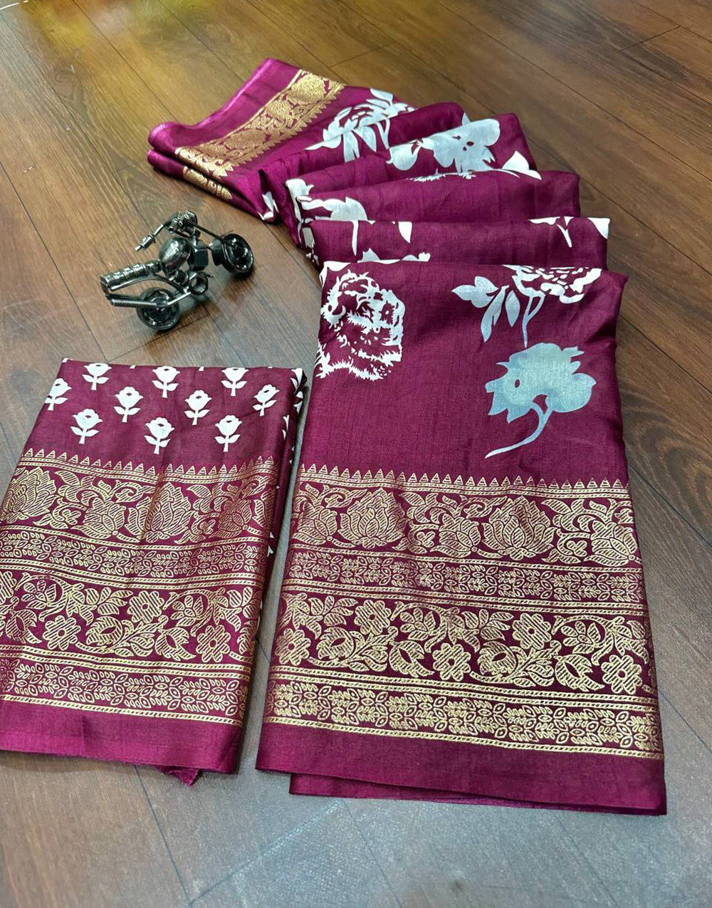 Rouge Pink Dola Silk With Foil Printed Saree