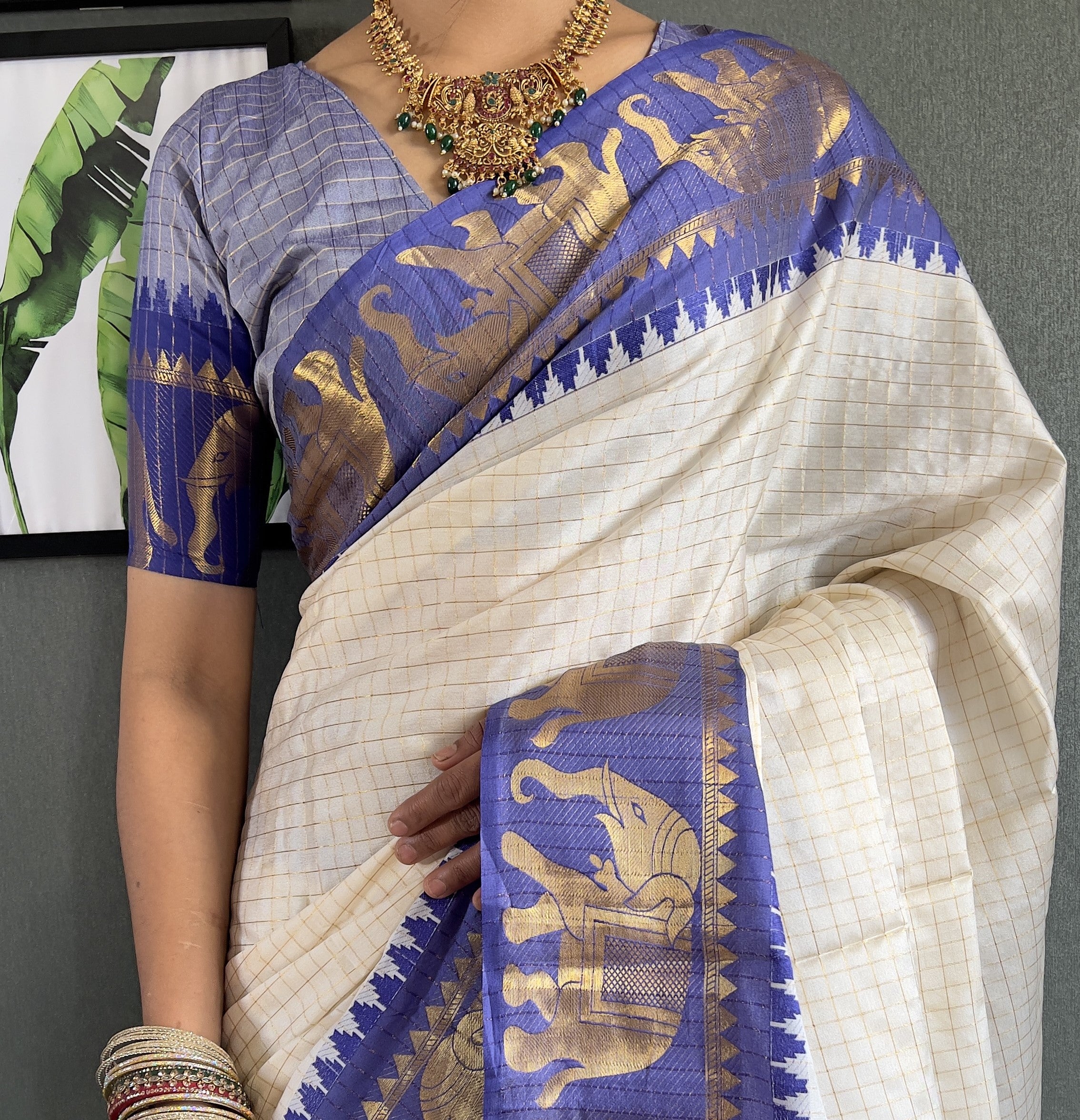 Ethnic Motifs Woven Design Zari Cheks Kanjeevaram Silk Saree Just Wear 1.Min